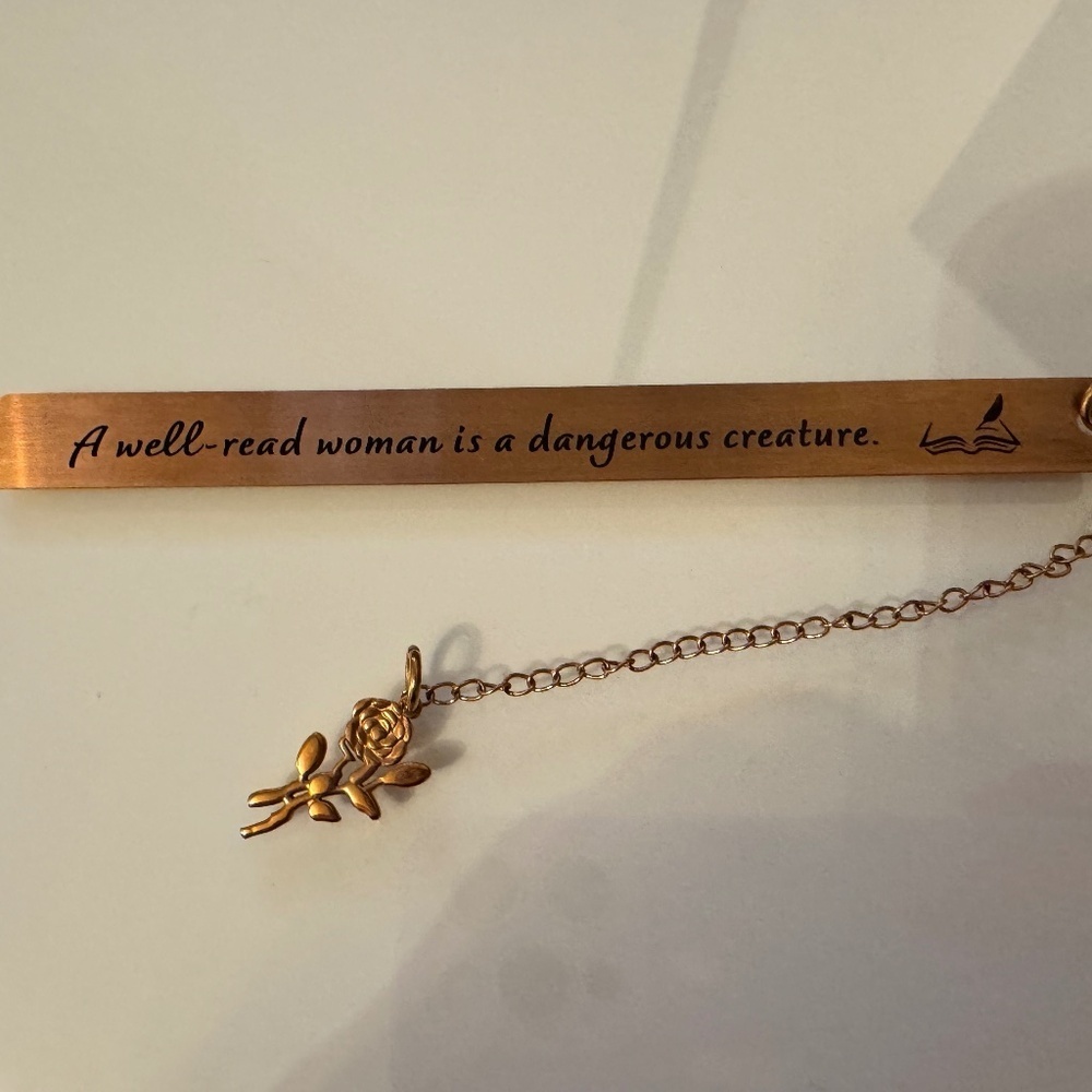Ladies Book Mark: "A Well Read Woman is a Dangerous Creature" - Picture 4 of 5